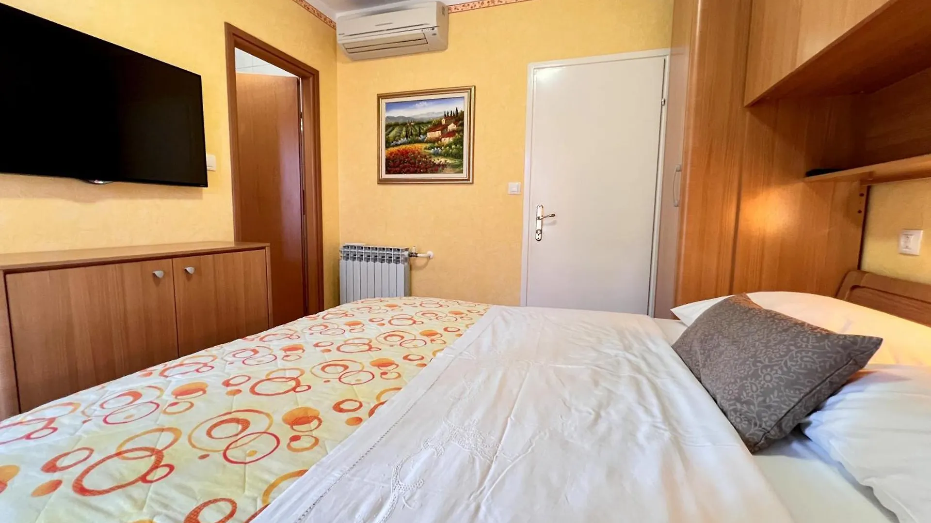 Bed & Breakfast Rab Palit 3*,  Croatia